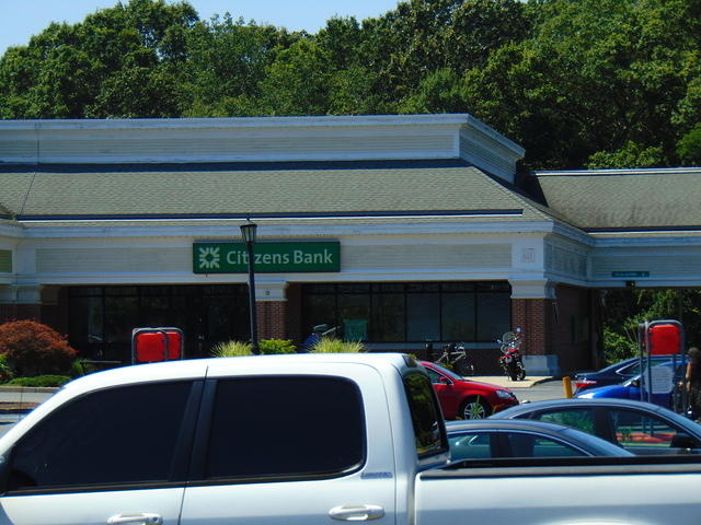 Citizens Bank located in the building